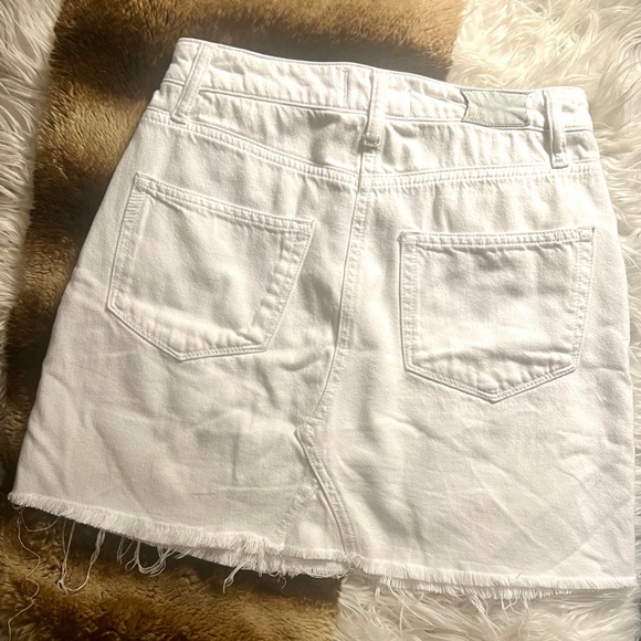 Paige Aideen White Denim Distressed Hem Mini Skirt! Sz 26! Hot Stuff! - Picture 4 of 4
